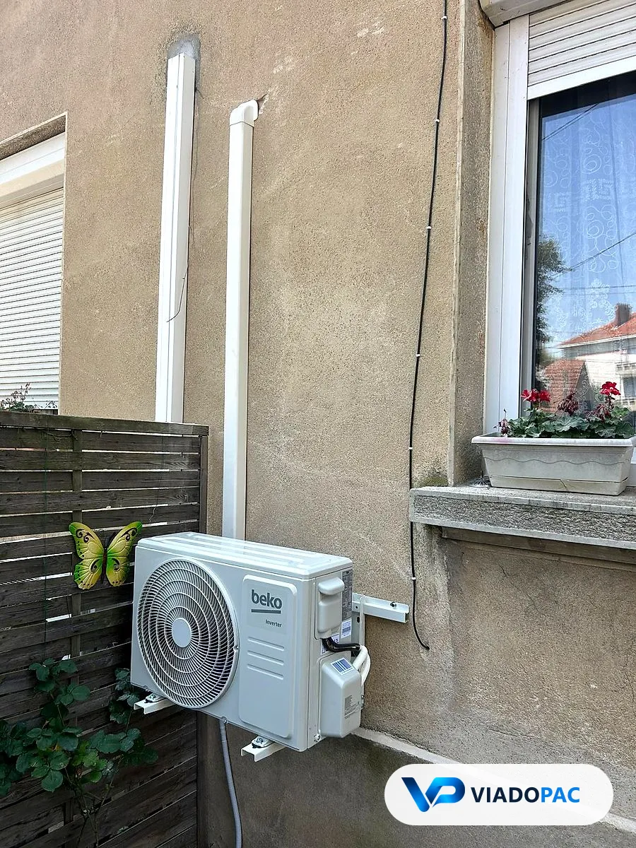 Unité extérieure de climatisation installée par VIADOPAC